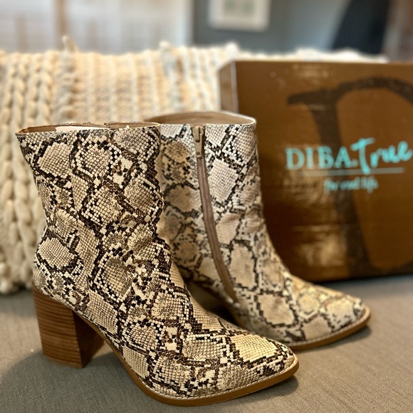 DIBA. True ankle boot size 9 - Picture 1 of 6